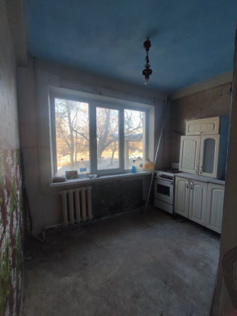 Продам 2-х комнатную квартиру в Петровском районе Донецка, под ремонт. Донецк