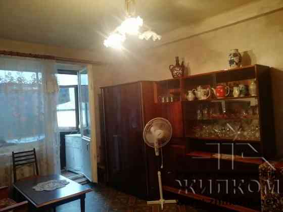Продам 2 ком квартиру Театральный ! Донецк
