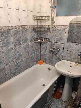Продам 2 к.квартиру 4/5 Набережная, бульвар Школьный Донецк