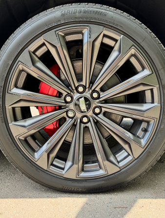Cadillac Escalade V-Series AWD в наличии. Донецк