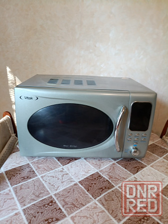 Микроволновка Vitek VT-1661, б/у, в рабочем состоянии Донецк - изображение 1