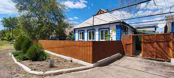 Продам дом с участком земли в пгт Новотроицкое Донецк