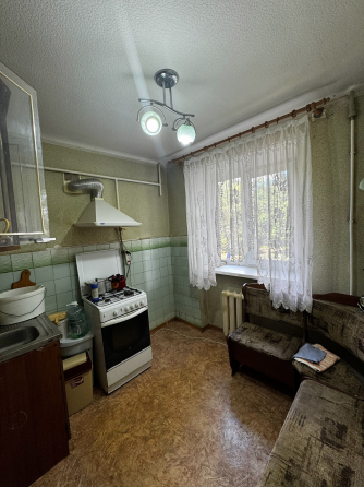 Продажа 1-комнатной квартиры 2/5, в г. Макеевка, Советский район, пгт. Ханженково, маг.Центральный Макеевка