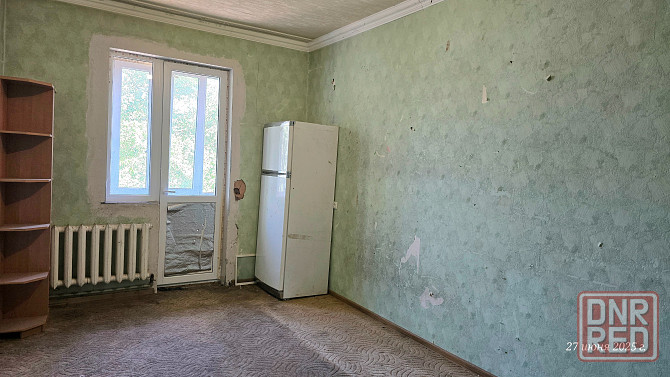 Продаю 2 х ком ка на Заперевальной, " Майский рынок " Лучшая планировка , две раздельные комнаты Донецк - изображение 3