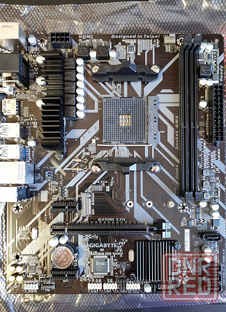 Материнская плата GIGABYTE B450M S2H Горловка - изображение 1