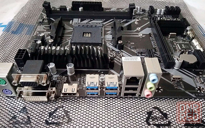 Материнская плата GIGABYTE B450M S2H Горловка - изображение 2