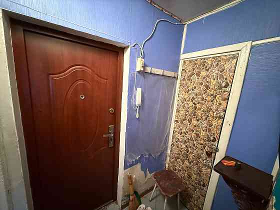 Продам 1 комн. кв., 1/5 эт., 29.6 м.кв. - Макеевка, мкр. Строитель (к-7) Макеевка
