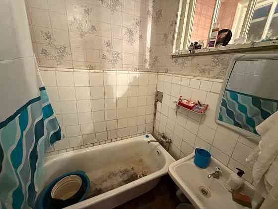 Продам 2-х комн. сталинку, 2/3 эт., 54 м.кв. - Макеевка-Западная, Тц Галактика Макеевка