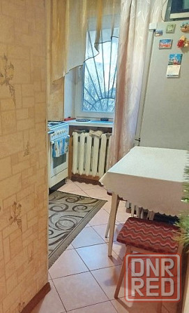 Продам 1к.кв-ру гостиничного типа. Кировский р-н. мкр. Текстильщик. Ориентир маг. бум.. Донецк - изображение 2