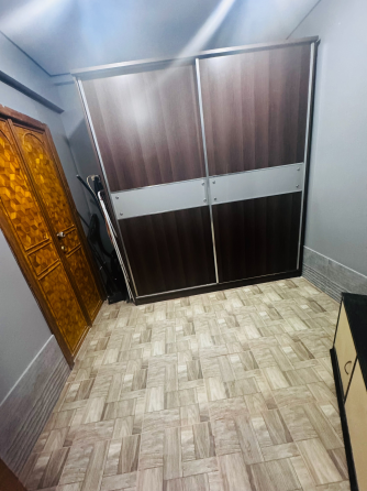 Продам 1 ком квартиру Донецк, Ворошиловский Пл.Конституции ( набережная) Донецк