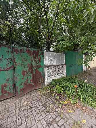 Продаётся участок с домом на первой линии проспекта Мира район Отеля "Виктория" и "Донбасс Арена Донецк