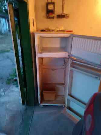 Продам холодильник Донецк