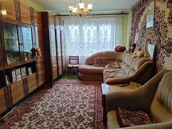 Сдам 3-х ком.кв. Калининский рынок. Жилое состояние ,всё есть. Донецк