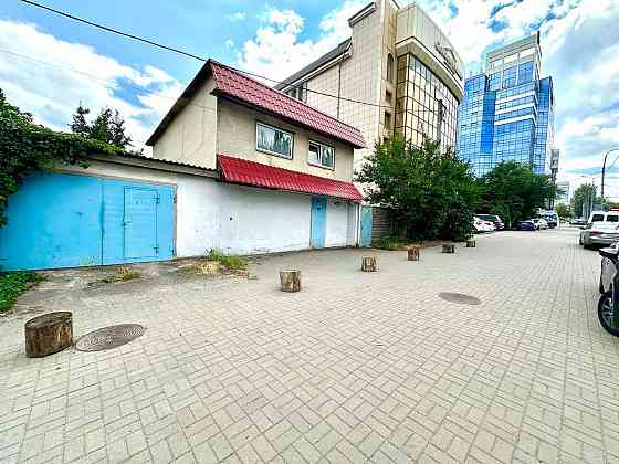 Предлагается к продаже 4 ком. дом и земля в самом центре г. Донецка, пр. Мира Донецк