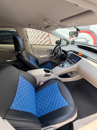 Продам Toyota Prius Донецк