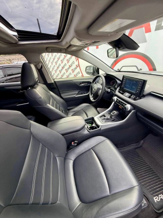 Продам Toyota Rav4 xle Донецк