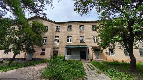 Продается третий этаж нежилого здания Шахтерск