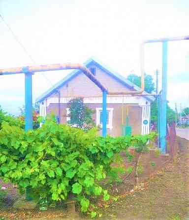 3-х комн. дом и участок земли в центре села Бугас, Волновахский район. Донецк