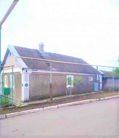 3-х комн. дом и участок земли в центре села Бугас, Волновахский район. Донецк