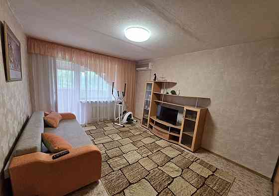 Сдаю двухкомнатную квартиру 56.0 м² этаж 4/5 город Донецк, Ворошиловский район, ориентир Изумруд Донецк