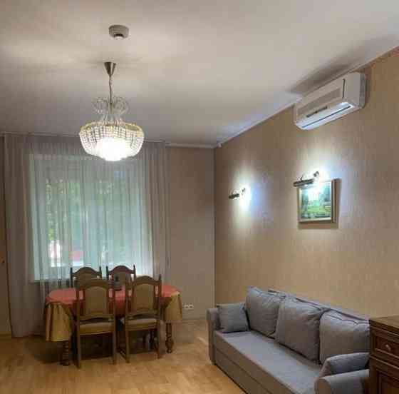 Сдаю двухкомнатную квартиру 66.0 м² этаж 2/4, город Донецк, Ворошиловский район, улица Горького, Донецк