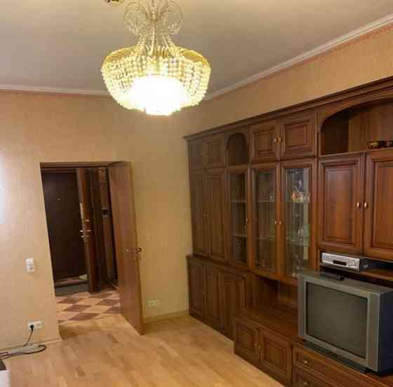 Сдаю двухкомнатную квартиру 66.0 м² этаж 2/4, город Донецк, Ворошиловский район, улица Горького, Донецк