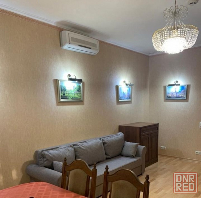 Сдаю двухкомнатную квартиру 66.0 м² этаж 2/4, город Донецк, Ворошиловский район, улица Горького, Донецк - изображение 1