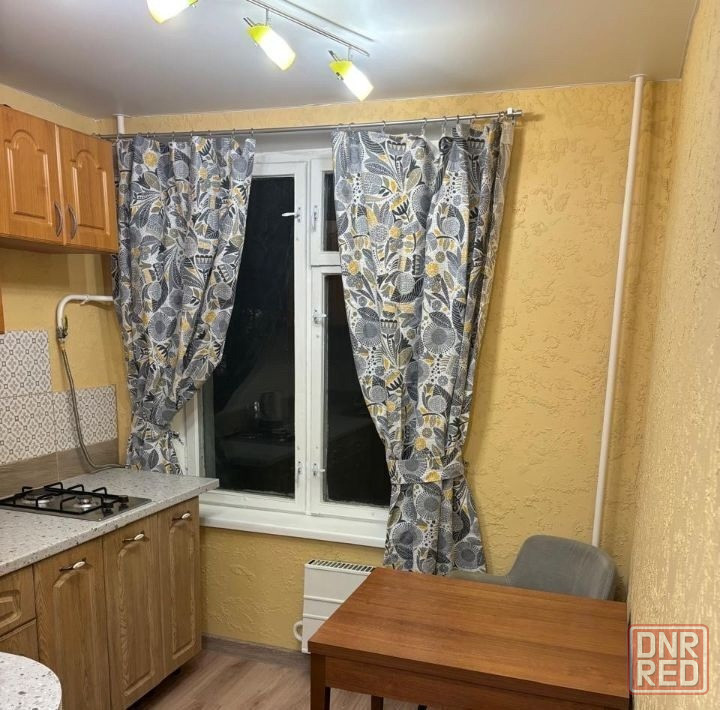 Сдаю двухкомнатную квартиру 44.0 м² этаж 3/9 город Донецк, Киевский район, улица Куйбышева, Донецк - изображение 1