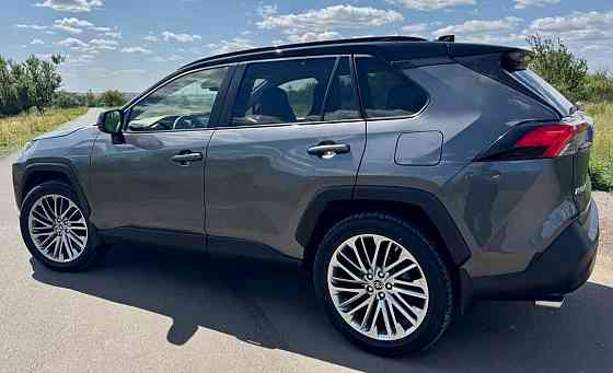 Toyota RAV 4 Рейсталинг 2018 год 2.5 бензин автомат коробка 8 ступенчатая передний привод Срочно !!! Донецк