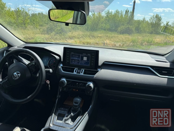 Toyota RAV 4 Рейсталинг 2018 год 2.5 бензин автомат коробка 8 ступенчатая передний привод Срочно !!! Донецк - изображение 5