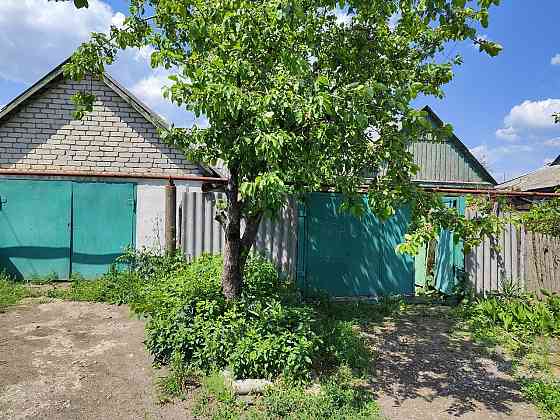 продается дом в центре р-н ОШ4, состояние под ремонт. Харцызск