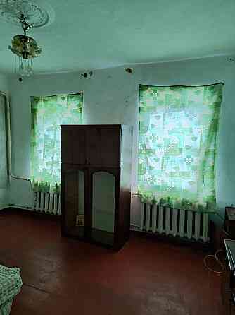 продается дом в центре р-н ОШ4, состояние под ремонт. Харцызск