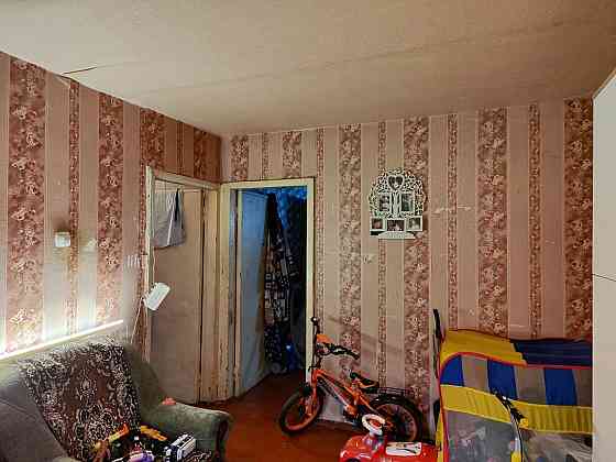 продается 2 комн кв в центру, ул. октябрьская Харцызск
