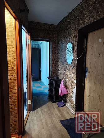 продам 2 комнатную квартиру на м-не Металлургов д. 42 Харцызск - изображение 1