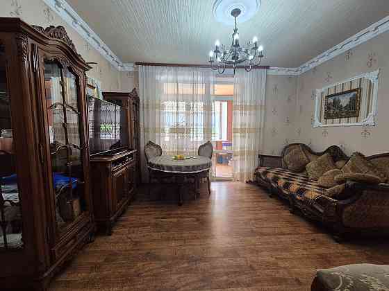 Продам сталинку с гаражем 3комн в Калининском районе Донецк