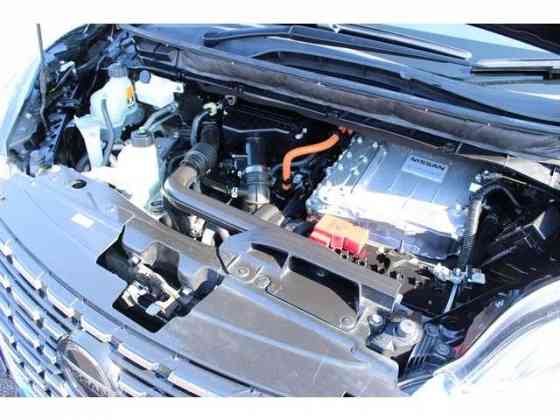 Nissan Serena 2021 2.0 CVT Донецк