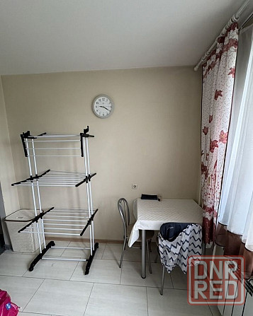 Сдаю однокомнатную квартиру 33.0 м² этаж 4/5 город Донецк, Киевский район, улица Университетская, Донецк - изображение 2
