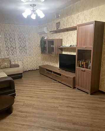 Сдаю двухкомнатную квартиру 56.0 м² этаж 4/9, город Донецк, Кировский район, микрорайон Мирный, улиц Донецк