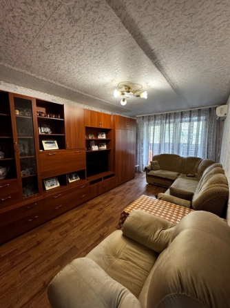 Продажа 2 комн. квартиры, кв-л Шахтёрский, ориентир Автомагазин Макеевка