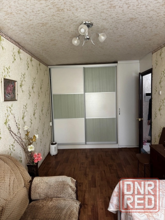 Продажа 2 комн. квартиры, кв-л Шахтёрский, ориентир Автомагазин Макеевка - изображение 1
