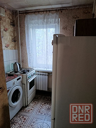 Продается 1 комнатная квартира, микрорайон Октябрьский (район Капитальной) Макеевка - изображение 1