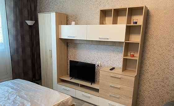 Сдается однокомнатная квартира в Ленинском районе! Площадь квартиры: 36 м² Этаж: 2/9 Донецк