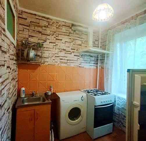 Продам 1к.кв-ру гостиничного типа. Кировский р-н. мкр. Текстильщик. Ориентир маг. бум. Донецк