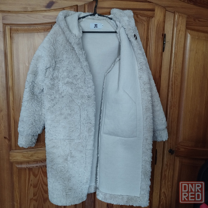 Шуба женская белая искусственная с капюшоном Харцызск - изображение 1