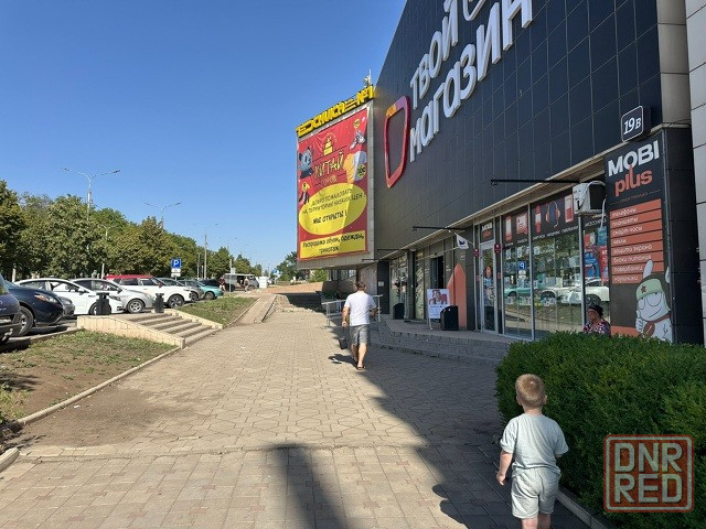 Предлагается в аренду 8,5 кв.м с отдельным входом по проспекту Ильича Стеклянная Донецк - изображение 1