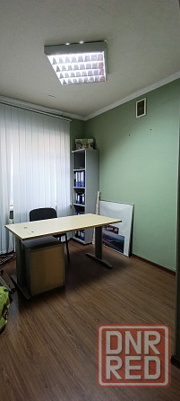 Продам офис в Ворошиловском районе, ул.50 лет сСсР. Отдельный вход с подъезда. Полуподвал с окнами. Донецк - изображение 5