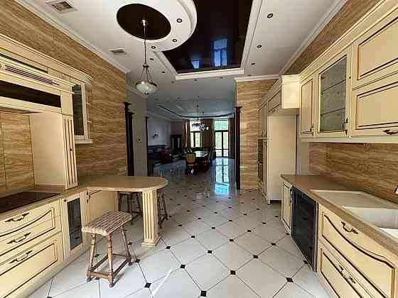 Просторный дом 600 м² жк «Липки». Первая линия, выход к воде. Донецк