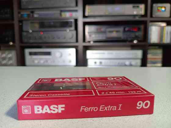 Запечатанная аудиокассета Basf-Ferro Extra I-90. Донецк
