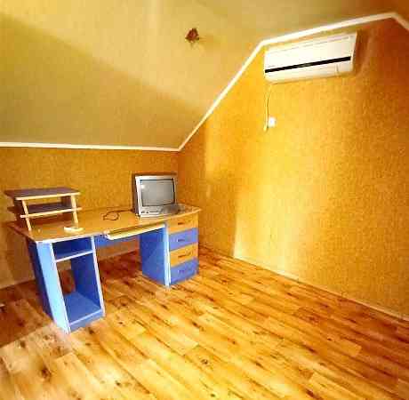 Продам 4к.кв-ру на земле. Буденновский р-н. Ориентир мчс Буденновского района. Донецк