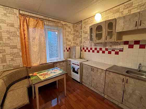 Продам 2 комн. кв., 2/9 эт., 49 кв.м. - Макеевка, мкрн. Солнечный (верхний) Макеевка
